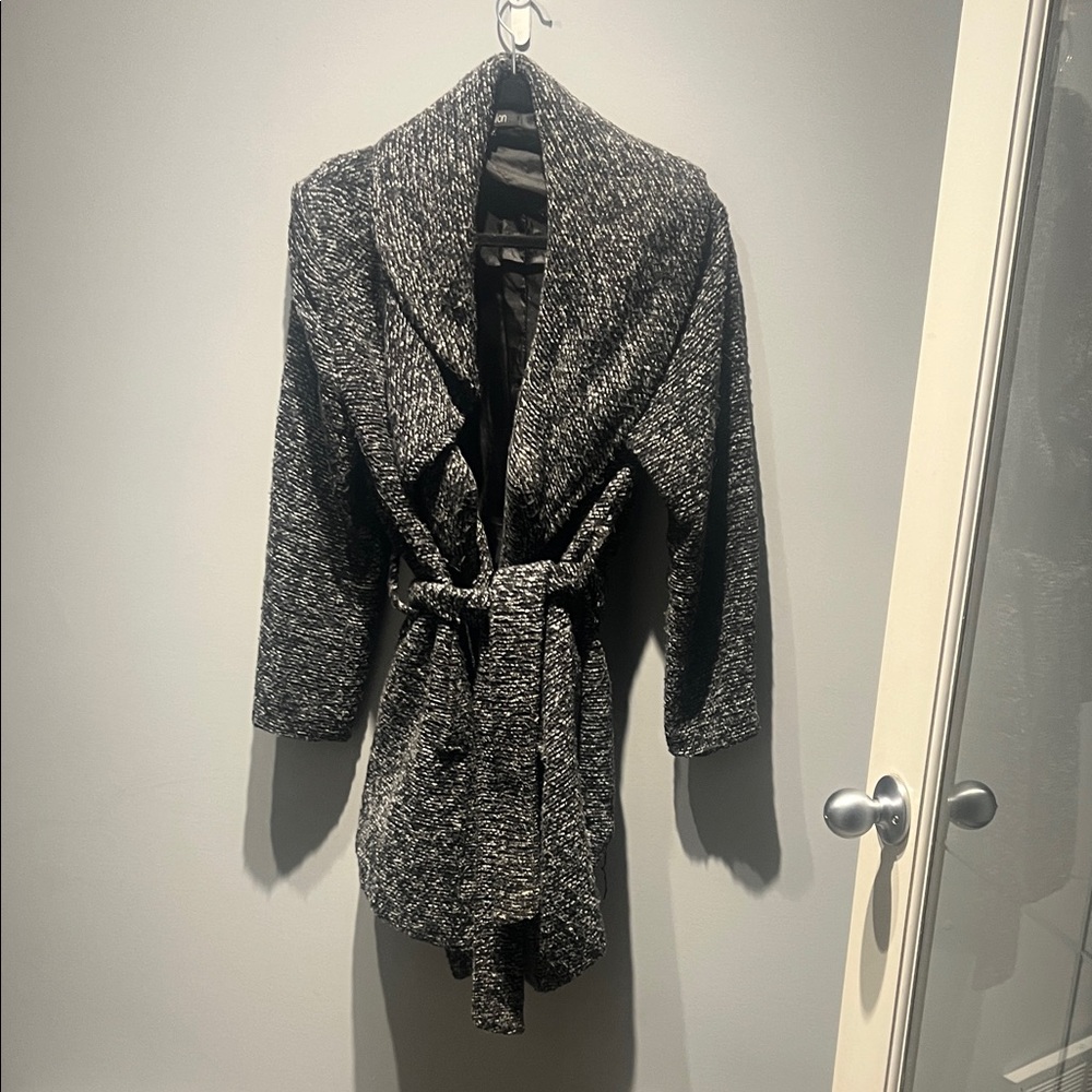 Papillon Blanc Heathered Gray Belted Cape Jacket